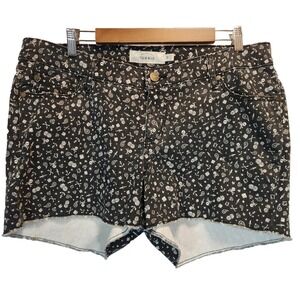 Torrid Denim Shorts Women`s 18 Black White Skull Tattoo Print Mid Rise Raw Hem